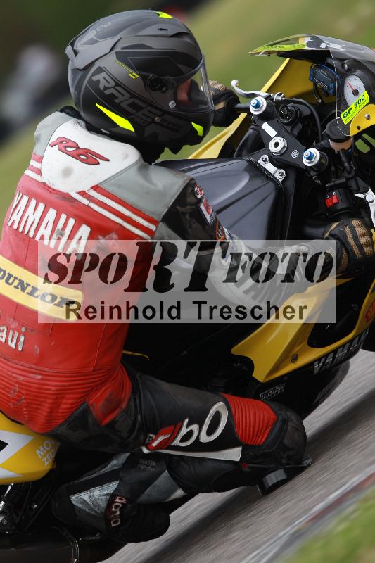 Archiv-2022/13 25.04.2022 Plüss Moto Sport ADR/Freies Fahren/backside